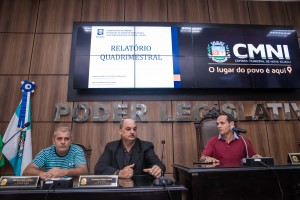 Vereadores e equipe da Saúde da Prefeitura