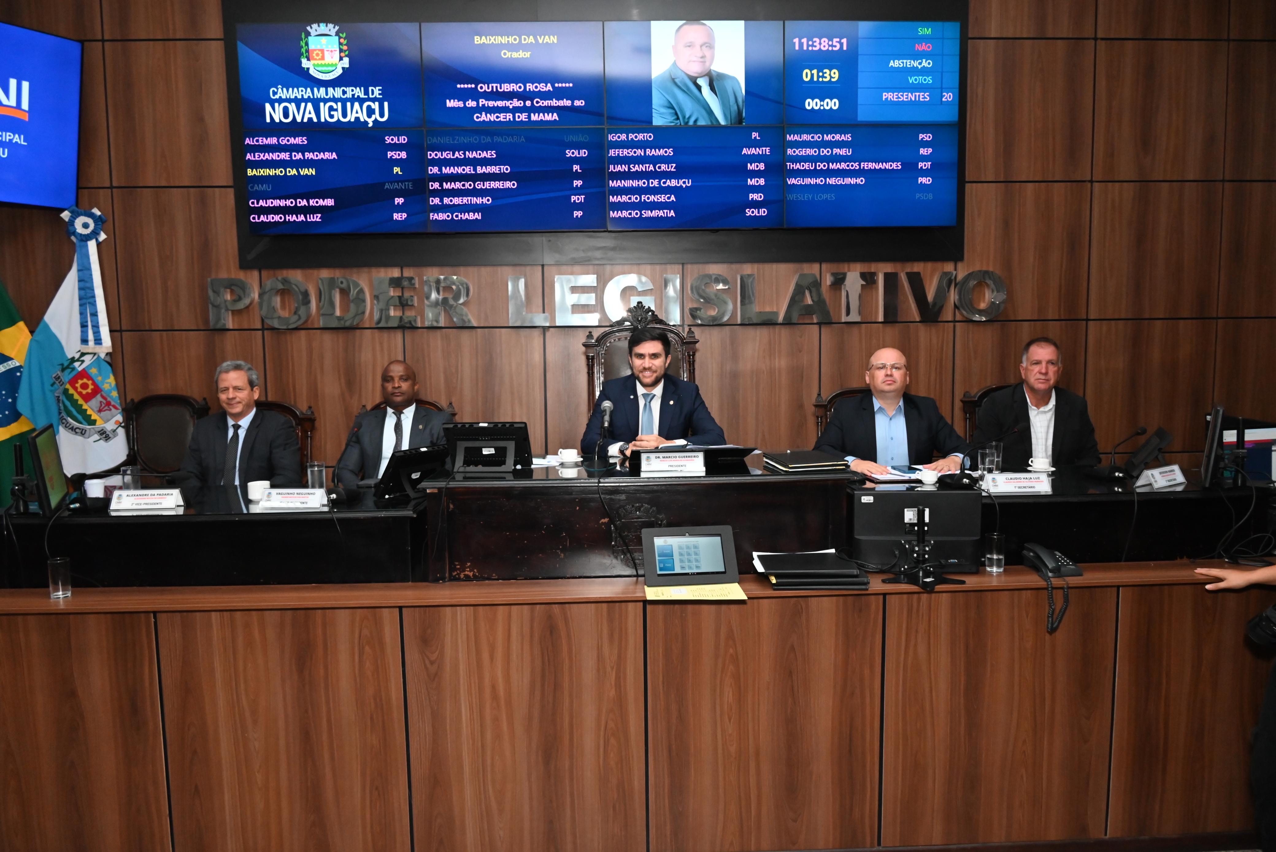 A partir da esq: vereadores Alexandre, Vaguinho, Dr. Marcio. Haja Luz e Jeferson