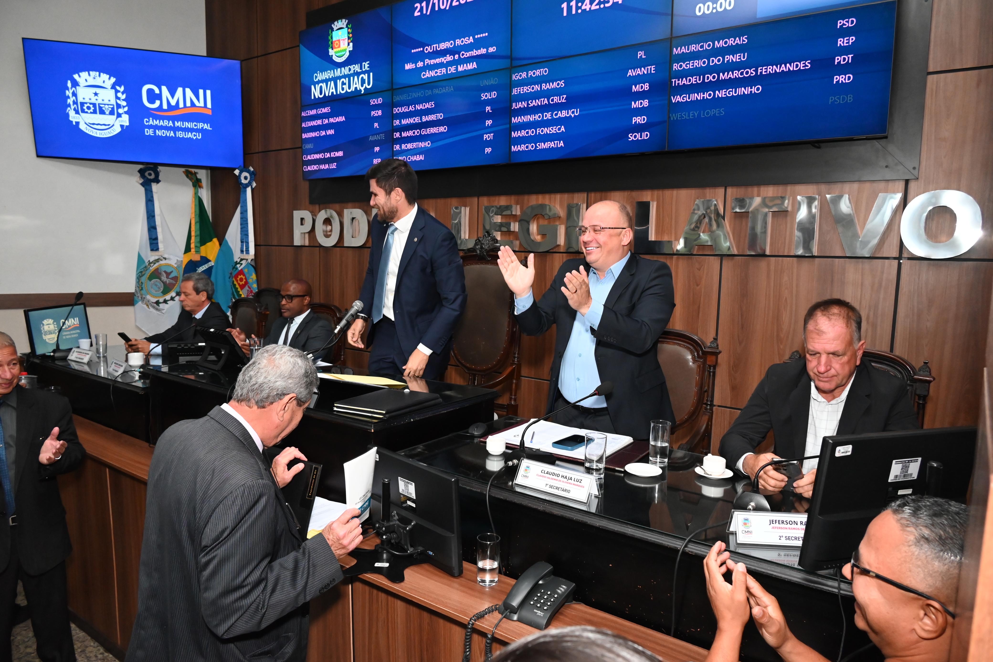 Ver Haja Luz (centro): aniversariante do mês