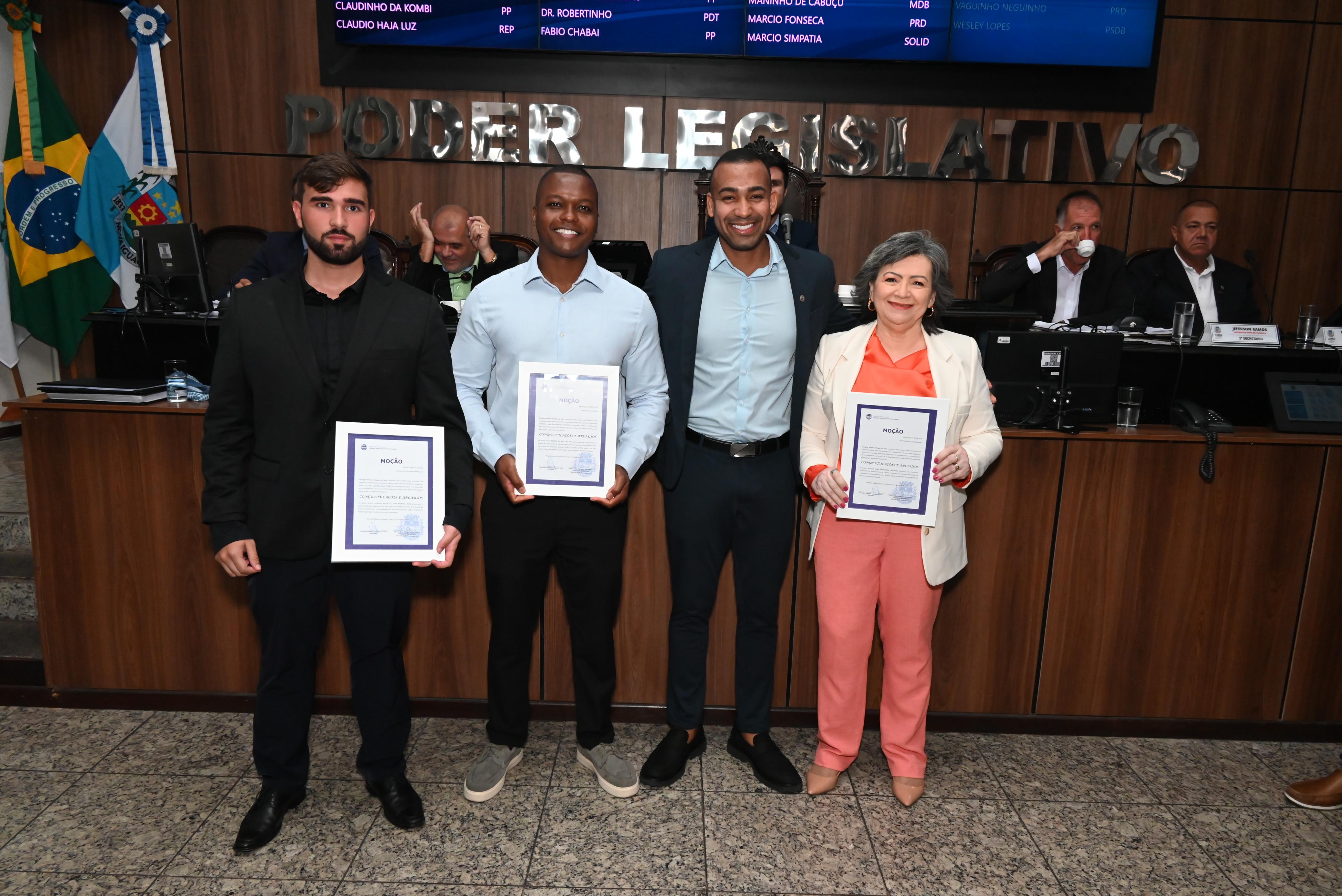 Vinícius do Nascimento, empresário, Nelson de Melo, servidor da Secretaria estadual de Saúde, e Ilma Francisca, diretora dos Conselhos Vinculados de Nova Iguaçu: personalidades reconhecidas pelo vereador Douglas Nadaes