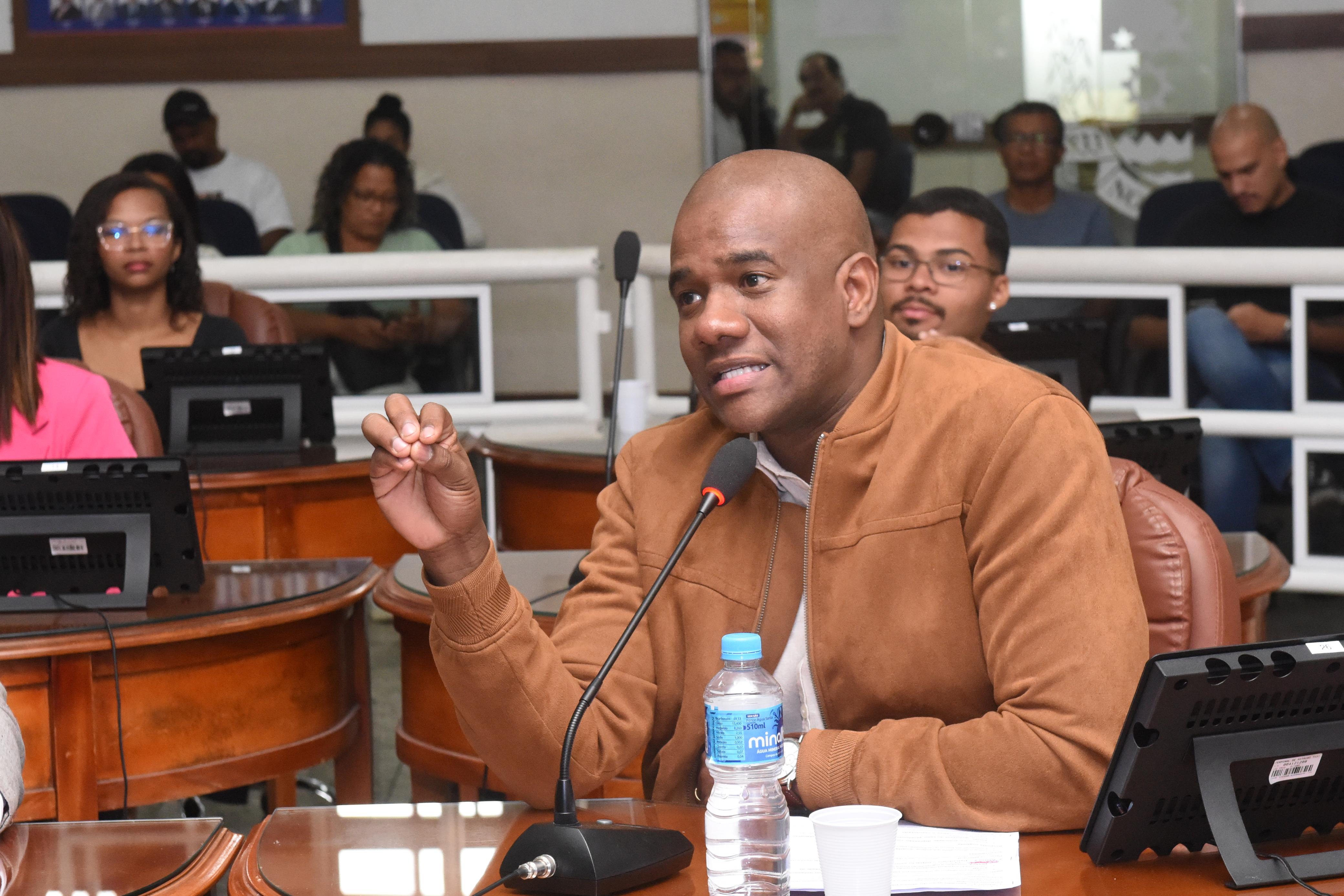 Aluno de Pasicologia Vitor Alves: ampliando a discussão sobre o tema abuso religioso