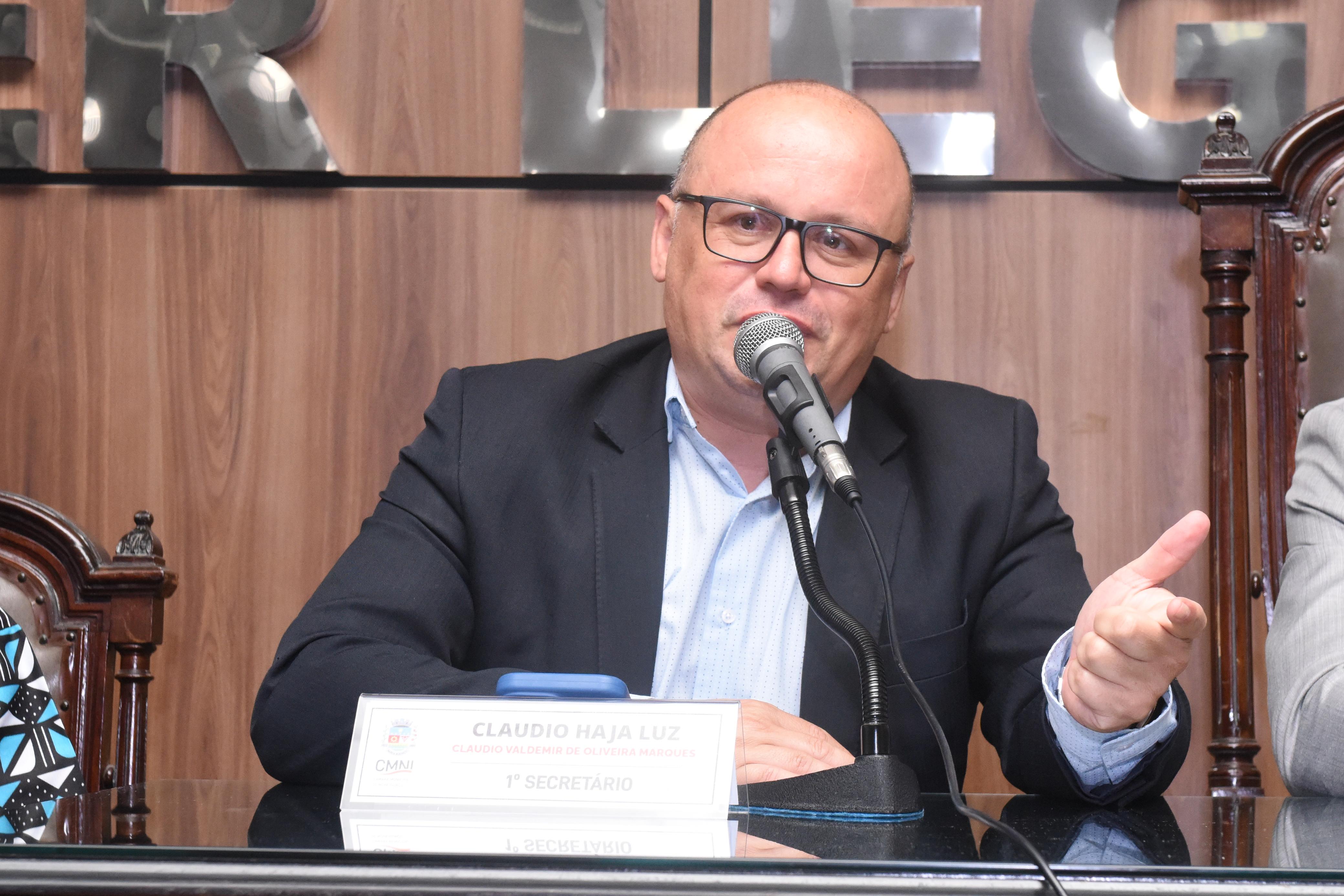 Ver Claudio Haja Luz acredita no conhecimento como caminho para a liberdade do ser humano