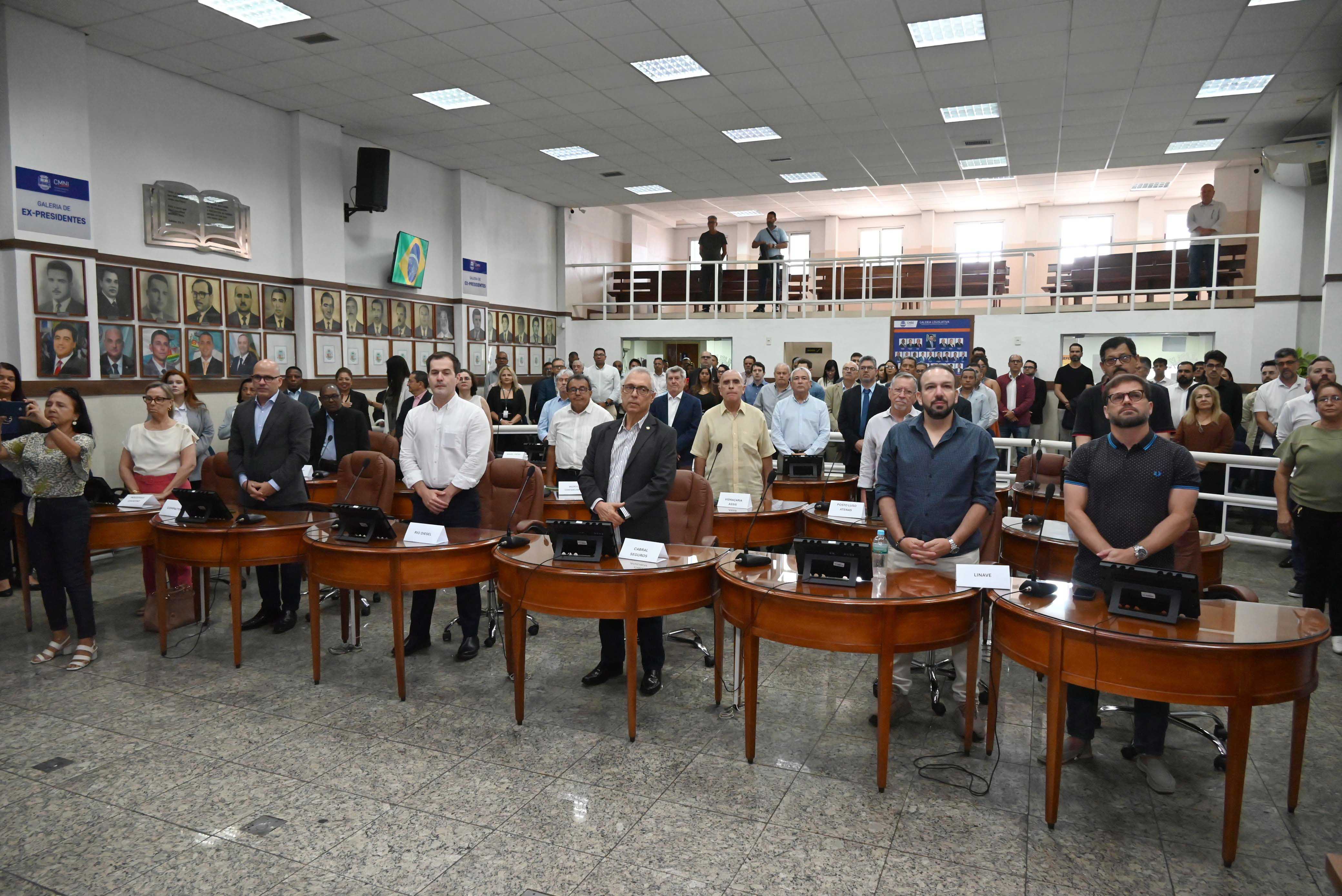 Plenário da CMNI lotado para a sessão em homeagem à ACINI