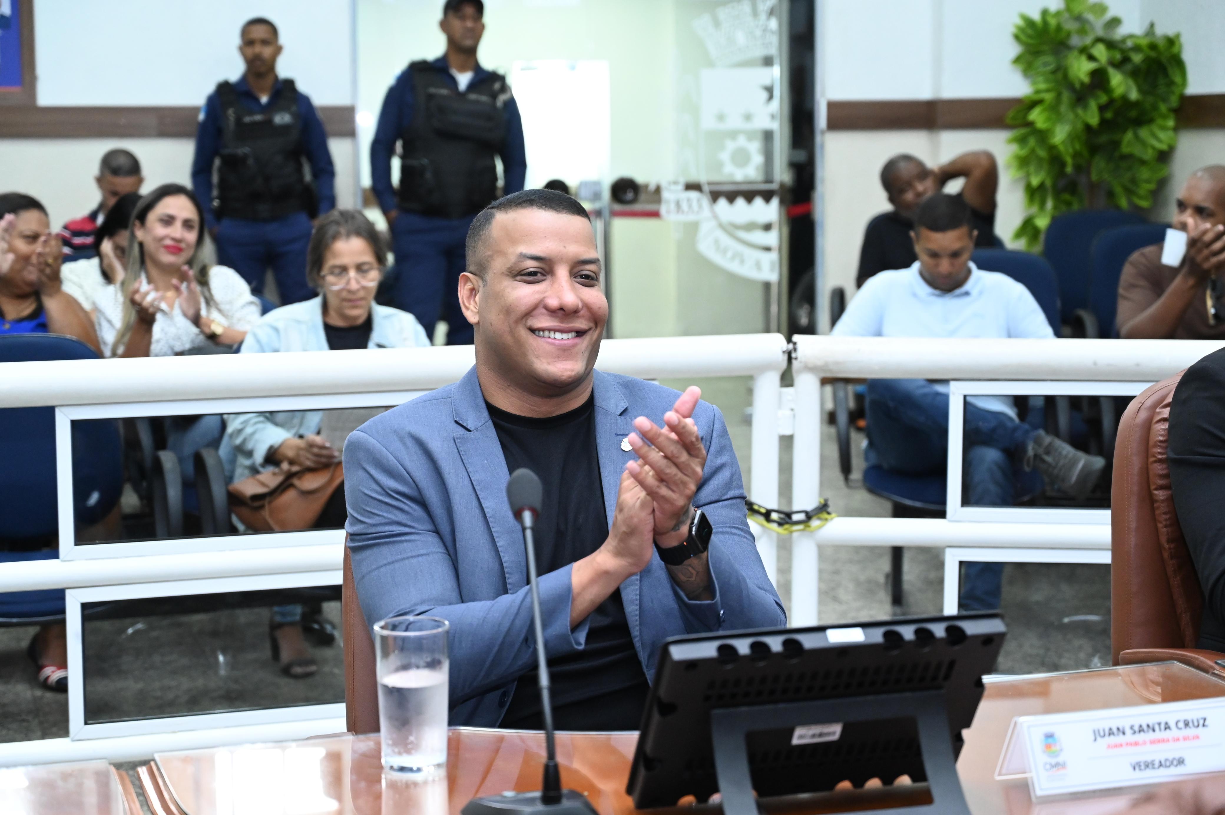 Vereador Juan também foi homenageado pela passagem de mais um ano de vida